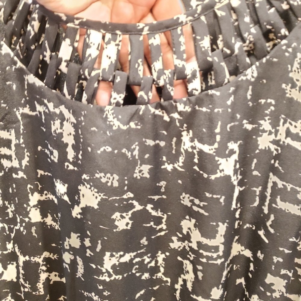 Dress - Picture 3 of 4